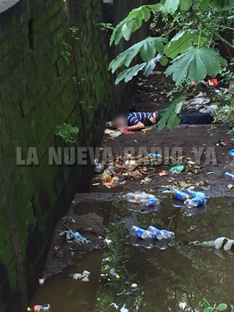 Habitantes de la zona presumen que la víctima fue víctima de robo