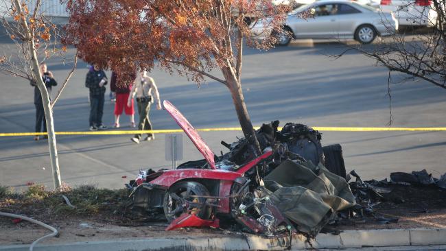 Así quedó el automóvil donde murió el actor Paul Walker