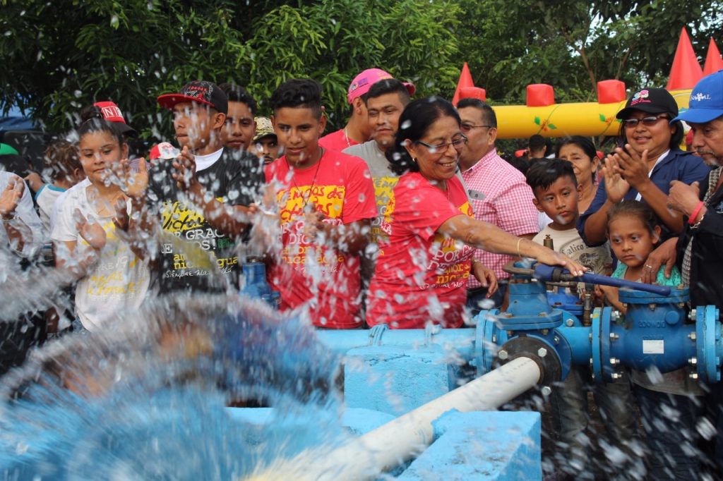 Inauguran proyecto de agua potable