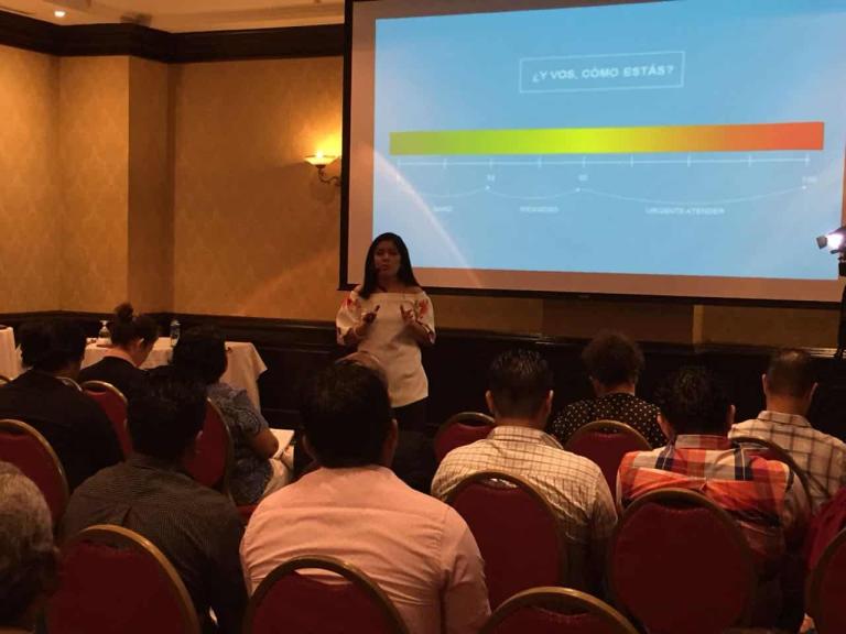 BAC Credomatic imparte charla sobre el bueno uso del aguinaldo