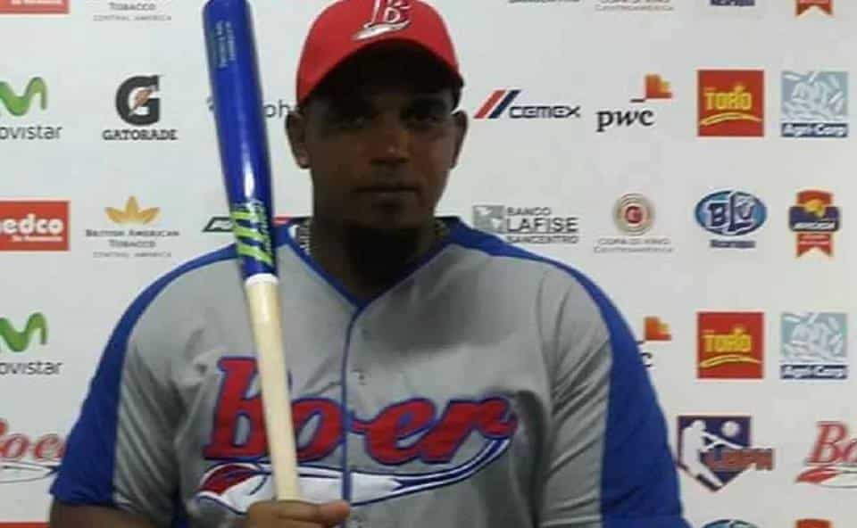 El cubano Lerys Aguilera del Bóer conectó el primer jonrón en el Estadio Nacional