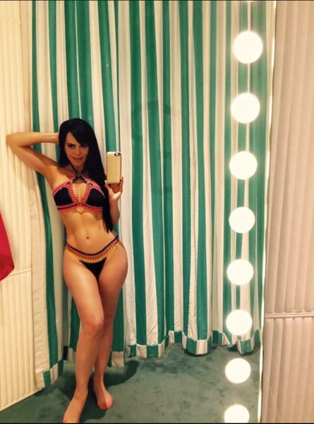 Maribel Guardia presume su cuerpazo