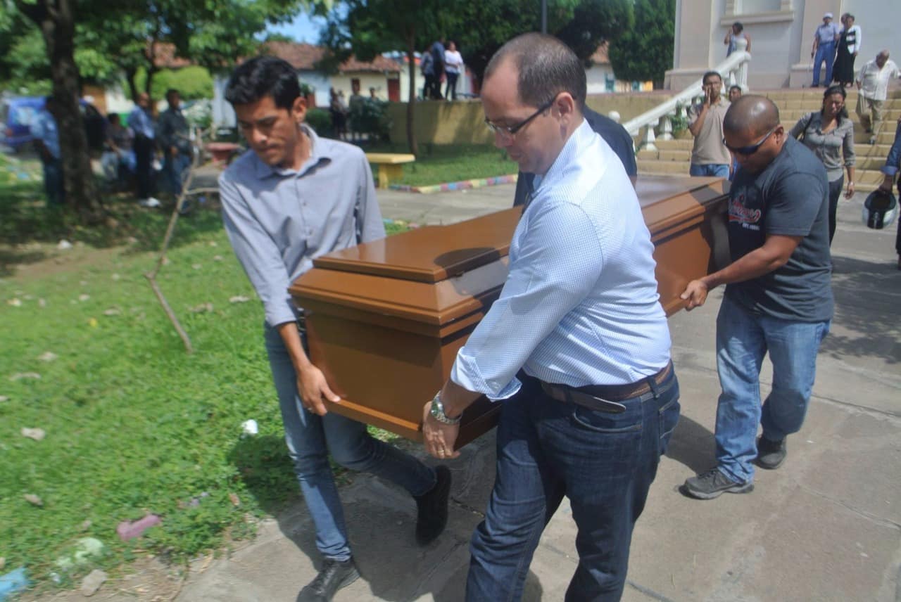 el pasado viernes murió con el brazo derecho cercenado