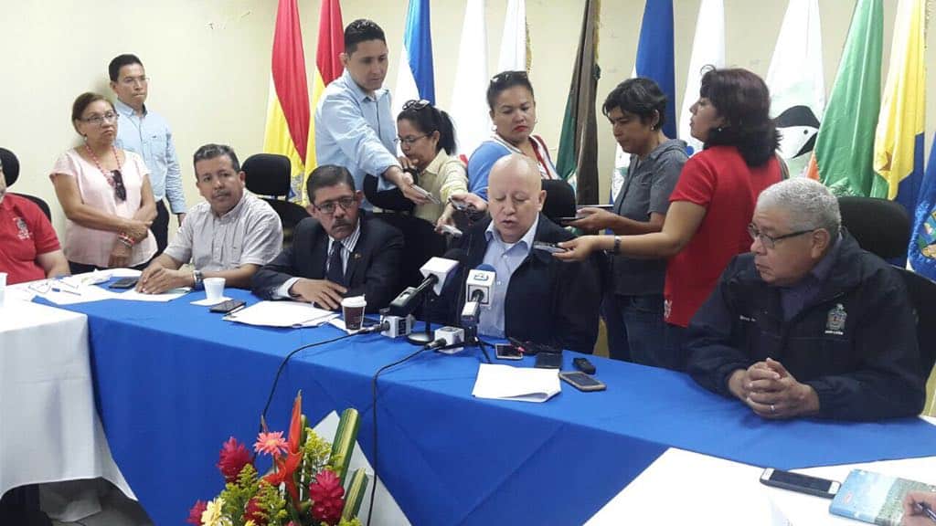 El rector de la UNA, Telémaco Talavera