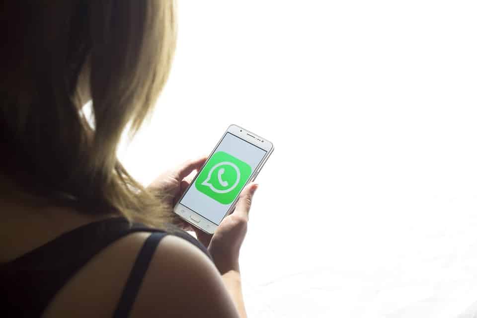 Aunque borres tu mensaje enviado a WhatsApp pueden leerlo