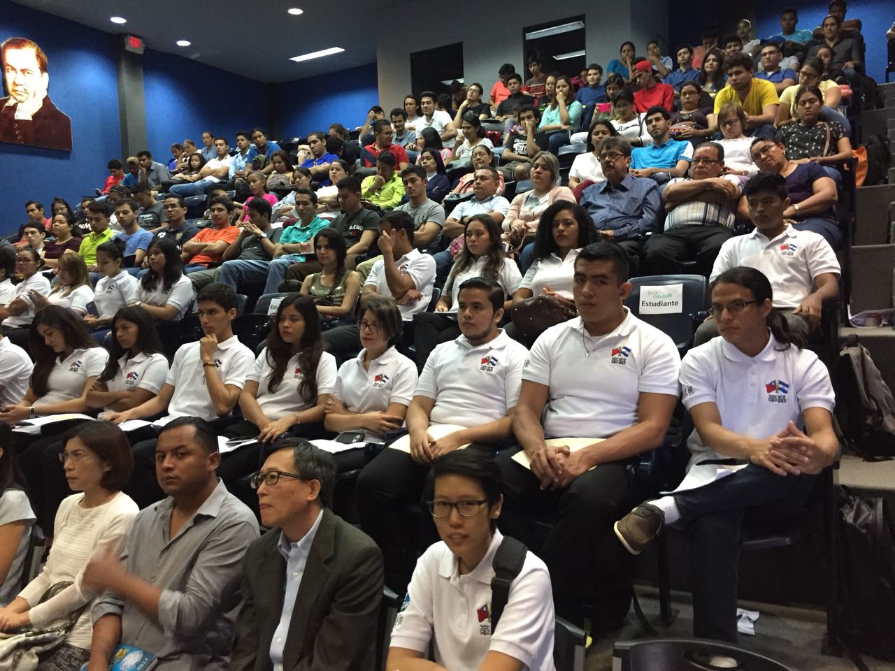 45 estudiantes se graduaron en el curso