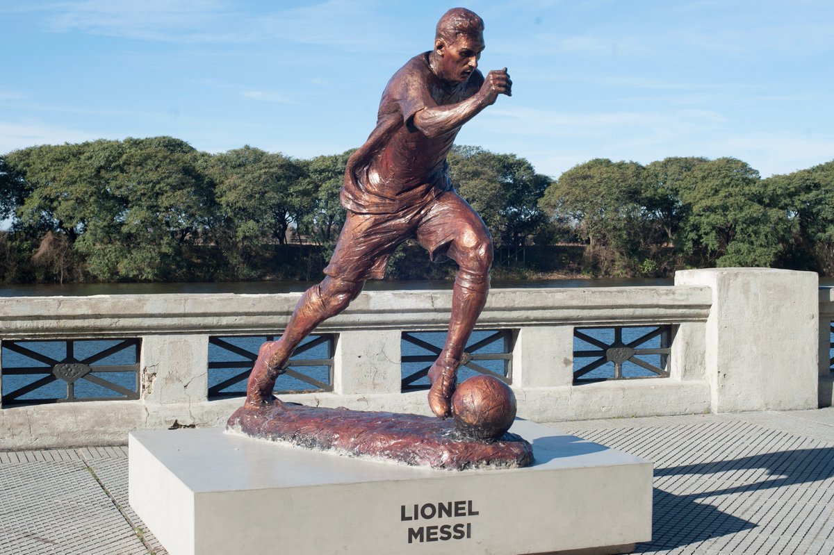 La estatua de Lionel Messi en Buenos Aires