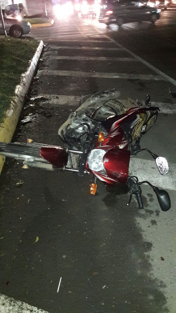 Motociclista grave tras ser impactado por camioneta en carretera a ...