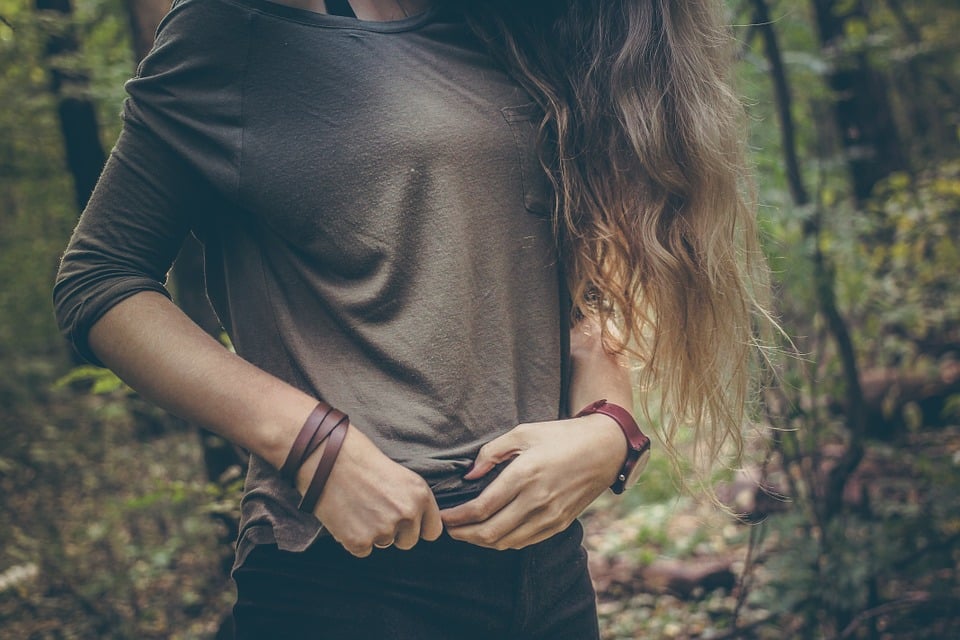 La caída de los senos es un proceso natural