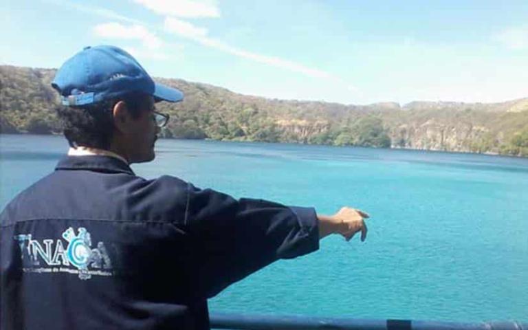 Laguna de Asososca registra fenómeno natural conocido como “volteo térmico”