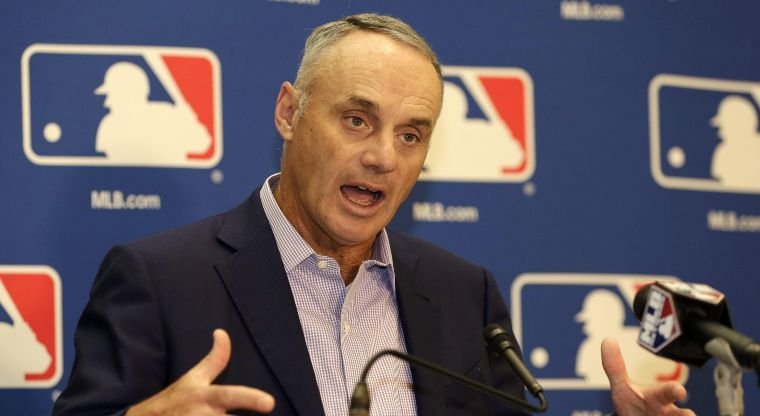 El comisionado de Grandes Ligas Rob Manfred