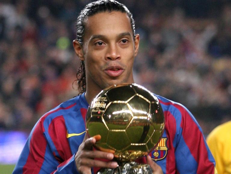 Ronaldinho Gaúcho se retira del fútbol