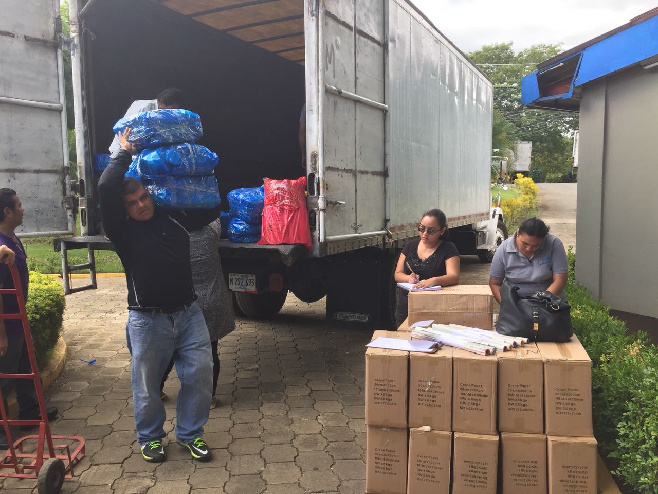 Comienza entrega de paquetes escolares en Managua