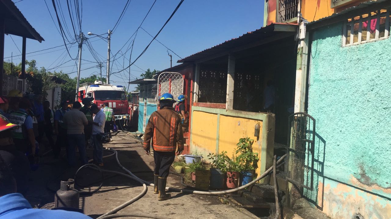 Incendio en las Américas 2 en Managua