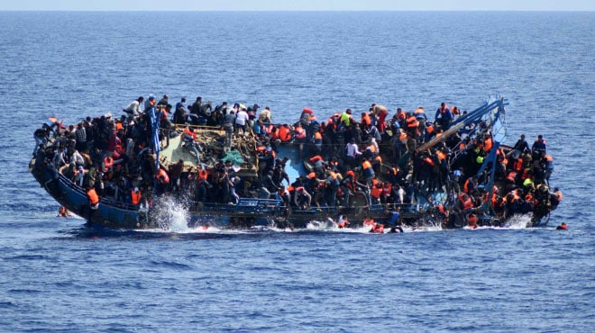 Al menos 25 migrantes murieron en un naufragio frente a las costas de Libia