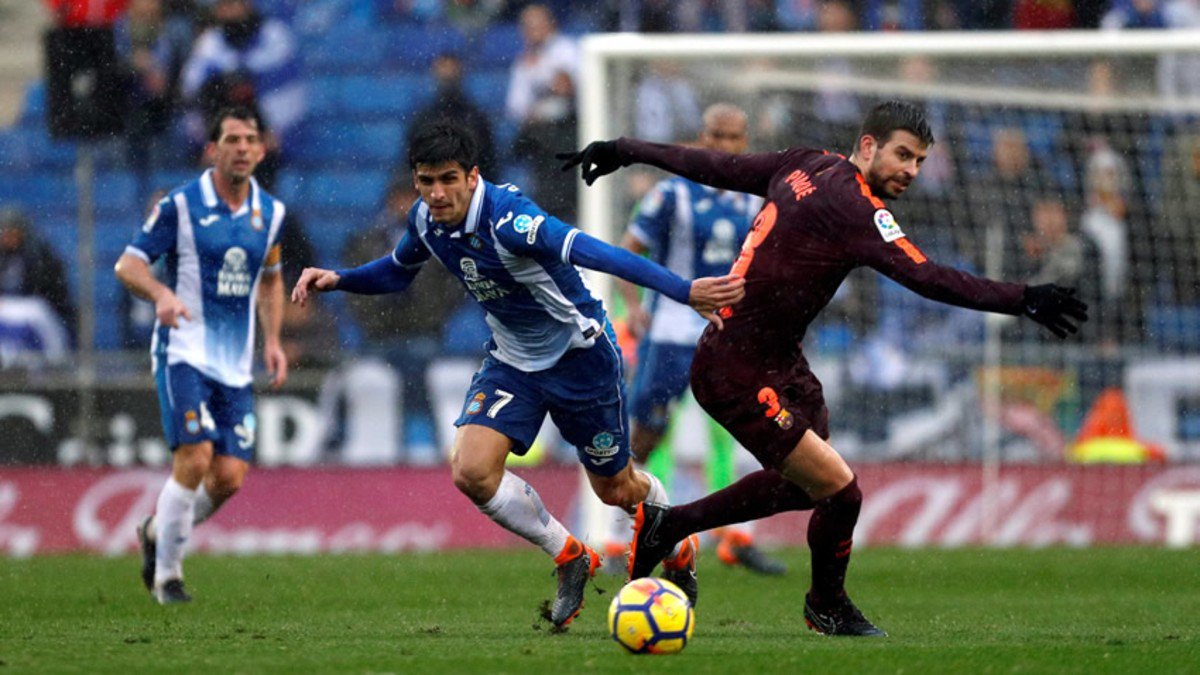 Bajo una fuerte lluvia Barcelona empató ante Espanyol