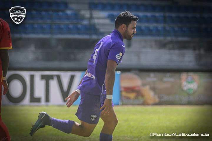 Juan Barrera anota su primer gol en Venezuela. Foto cortesía de club Metropolitanos FC