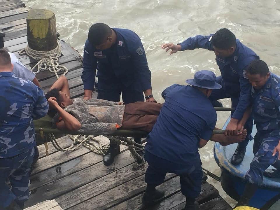 Fuerza Naval rescata a un buzo en alta mar