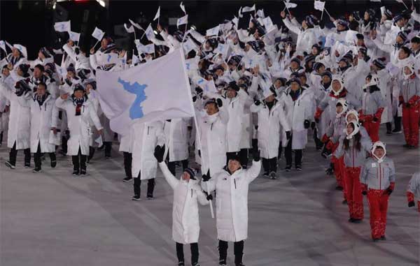 Las dos Coreas desfilan bajo una misma bandera en la inauguración de los JJOO