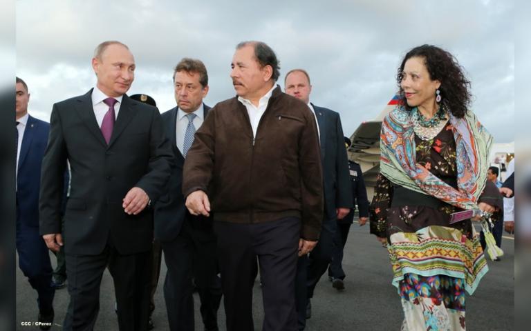 Compañeros Daniel y Rosario saludan triunfo del Presidente Vladimir Putin en Rusia