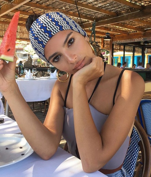 Emily Ratajkowski estuvo en Nicaragua y ahora se desnuda en Instagram