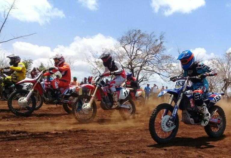 Carlos Parajón triunfa en segunda fecha del campeonato nacional de Motocross