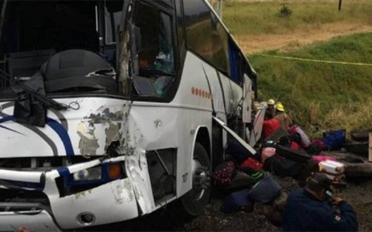 Al menos 30 muertos al caer un autobús turístico en Pionyang