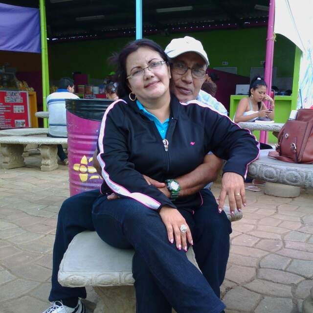 La señora Damaris Jiménez y su esposo Elvio Alejandro Lopez Pentzke