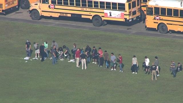 Reportan 8 muertos en un tiroteo de una escuela en Texas