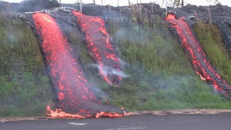 Lava del volcán Kilauea llega a planta geotérmica, en Hawái