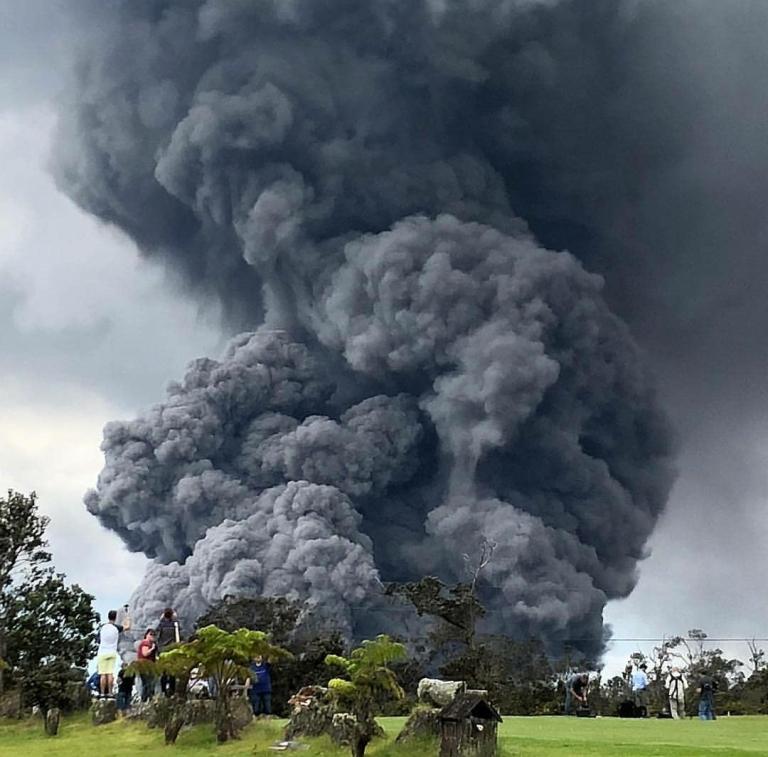 Elevan a alerta roja el nivel de erupción del volcán de Hawái