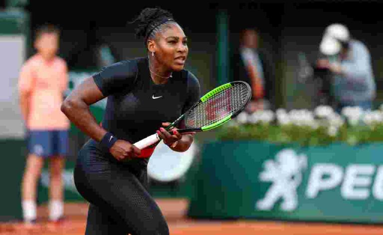 Serena Williams se lesiona y no jugará ante Sharapova en Paris