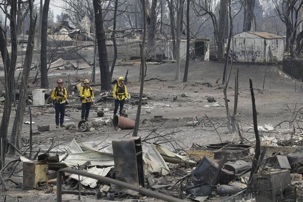 Van seis muertos y siete desaparecidos por incendio en California