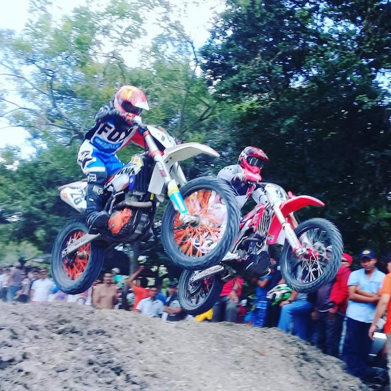 Doce pilotos nicas participarán en Torneo de Motocross el 15 de julio en Honduras