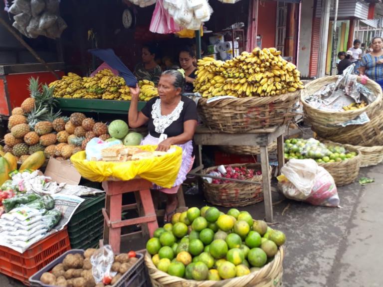 Comerciantes del Mercado Municipal de Granada realizan sus actividades con normalidad