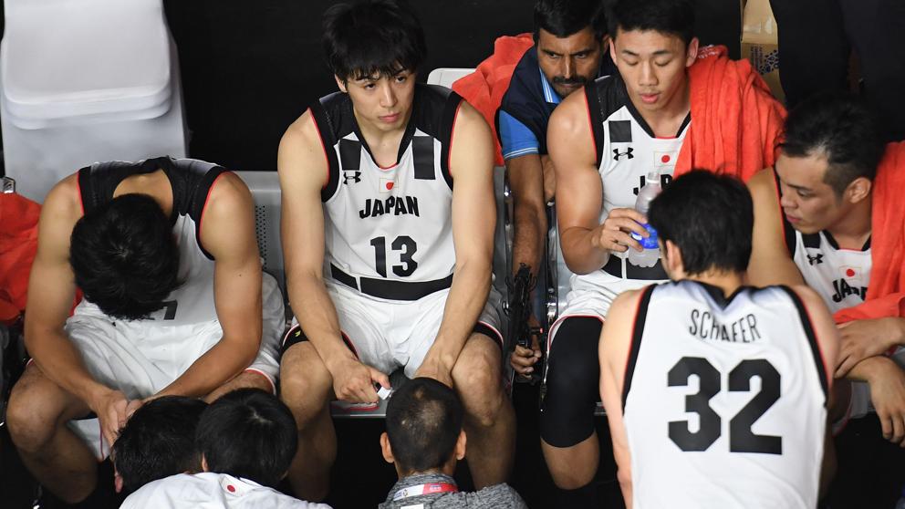 Japón expulsa a cuatro jugadores de su equipo de baloncesto por contratar prostitutas