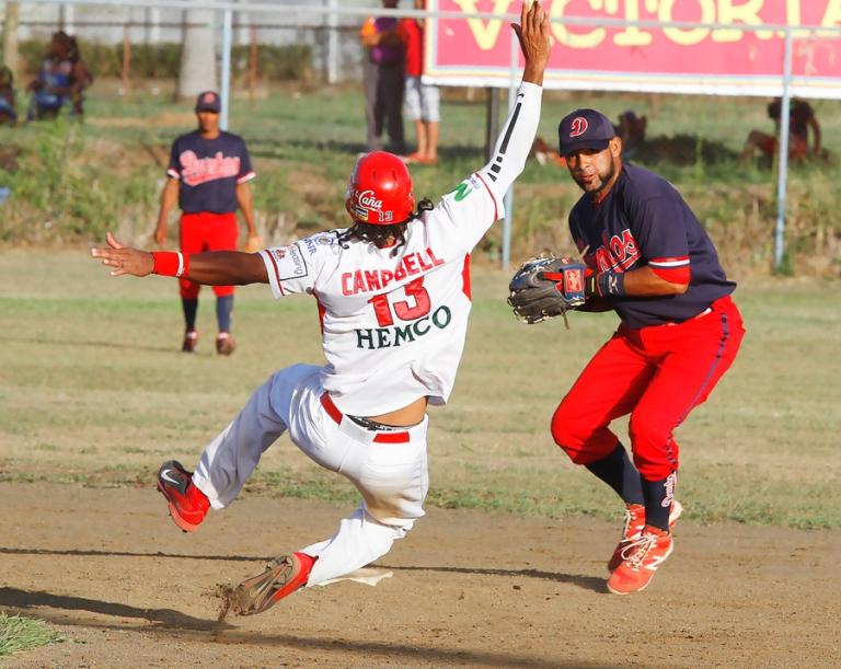 Costa Caribe gana y empata semifinal ante los Dantos