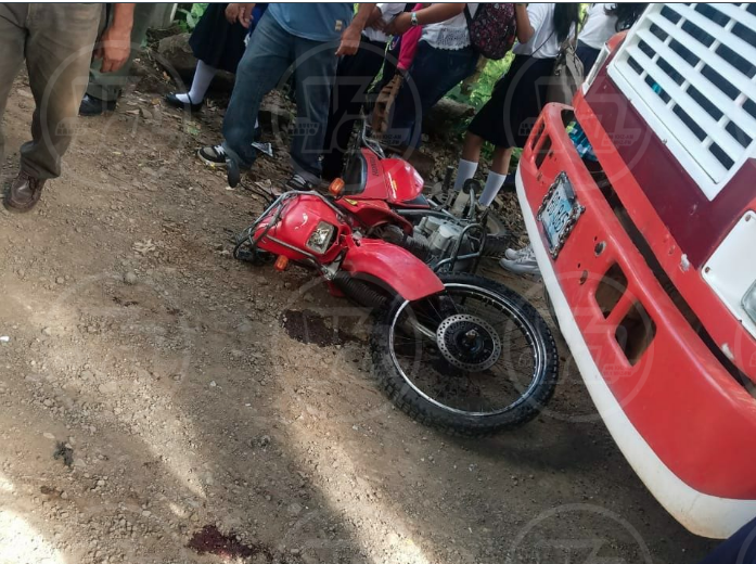 Fabricio murió al chocar contra el bus cuando iba de regreso al lugar del vuelco