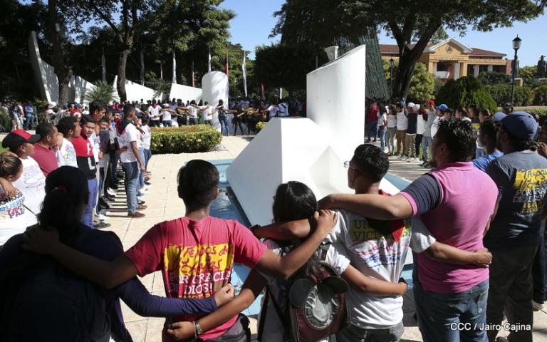 Juventud Sandinista comprometida con los fundadores del FSLN