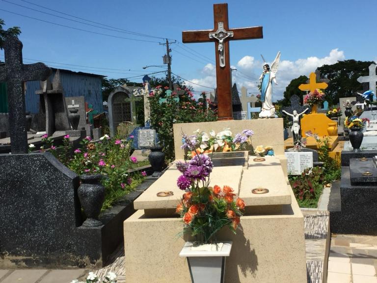 Identifican a mujer que dejó un miembro “tuquiado” en una caja sobre tumba del Cementerio General