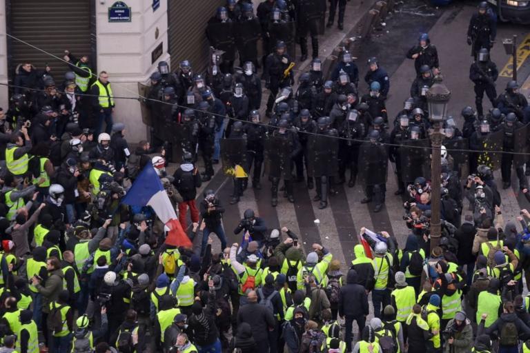 Chalecos amarillos se toman Francia por 5to sábado consecutivo