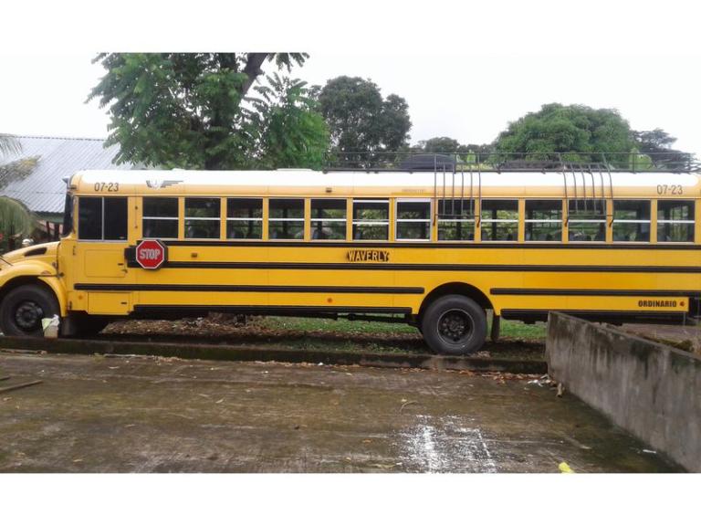 Murió joven que cayó de la canastera de bus, en Masaya
