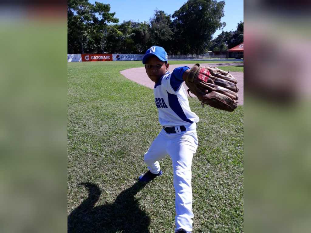 El jovencito Edgar Lopez, lanzador de Nicaragua Sub10