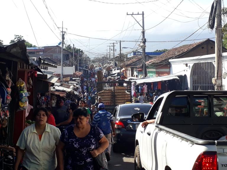 Movimiento económico en los mercados municipales de todo el país