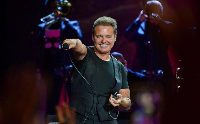 Luis Miguel está quedando sordo y se somete a una terapia auditiva
