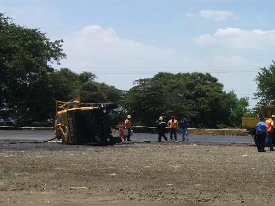 Así quedó el camión que conducía el Sub teniente Kelvin Antonio Zamora