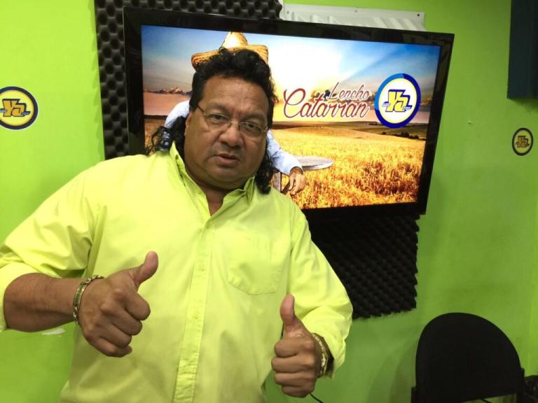 Leyton rinde homenaje a ‘Los Azulitos’ con la canción » Cumbia del Policía»