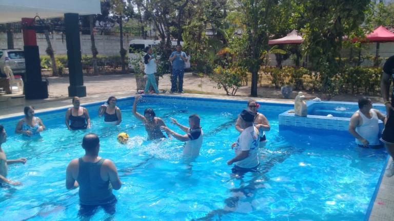 Fans de Tu Nueva Radio Ya vivieron una experiencia inolvidable en «A la Piscina con La Medina»