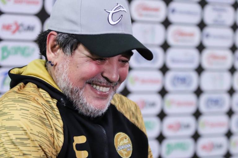 Maradona dedica triunfo de su equipo en México al presidente de Venezuela Nicolás Maduro