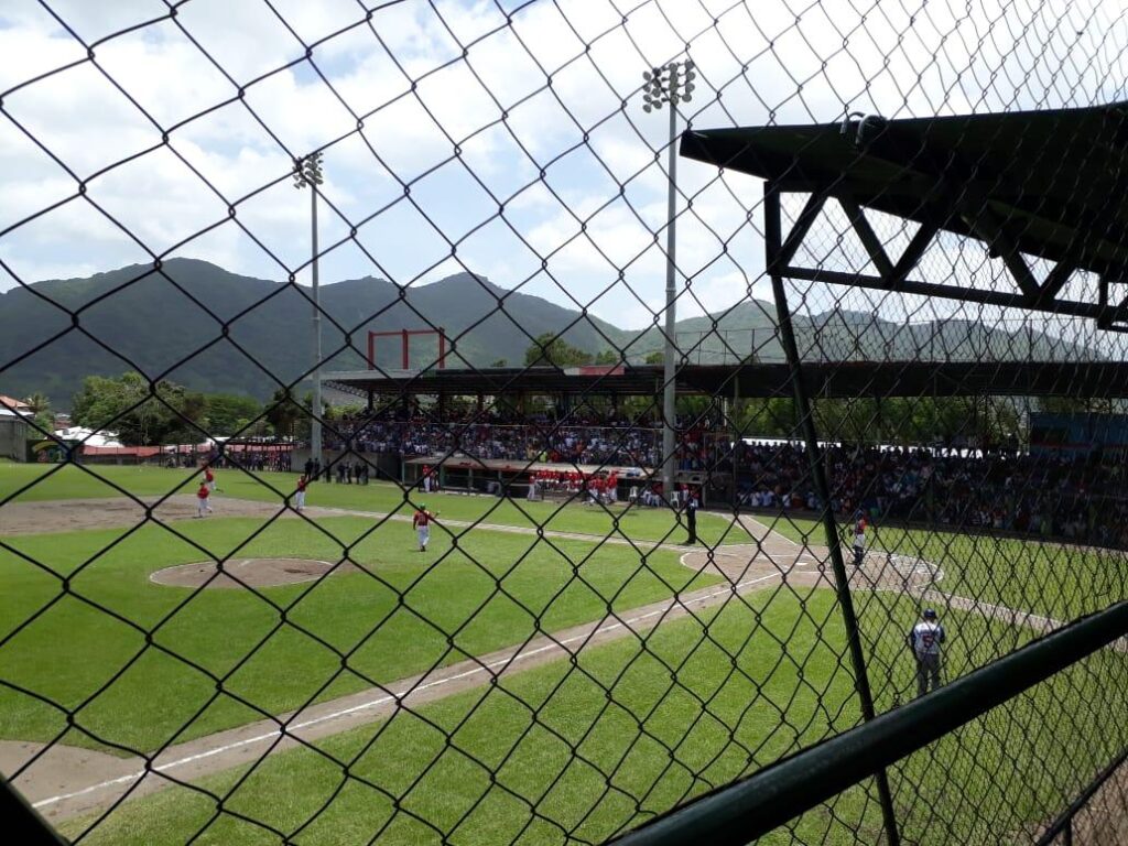 Familias jinoteganas disfrutaron de la serie Bóer vs Jinotega